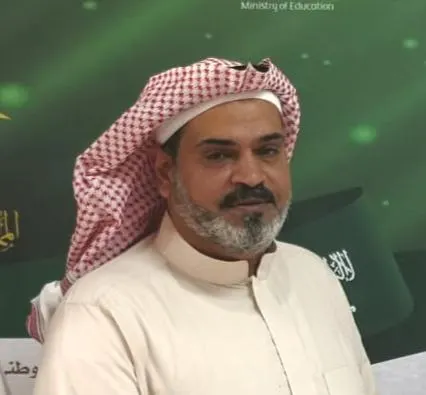 من الجش.. بعد تميزه وجهوده في لجنة المقررات.. «آل حمود» على منصة تكريم تعليم القطيف