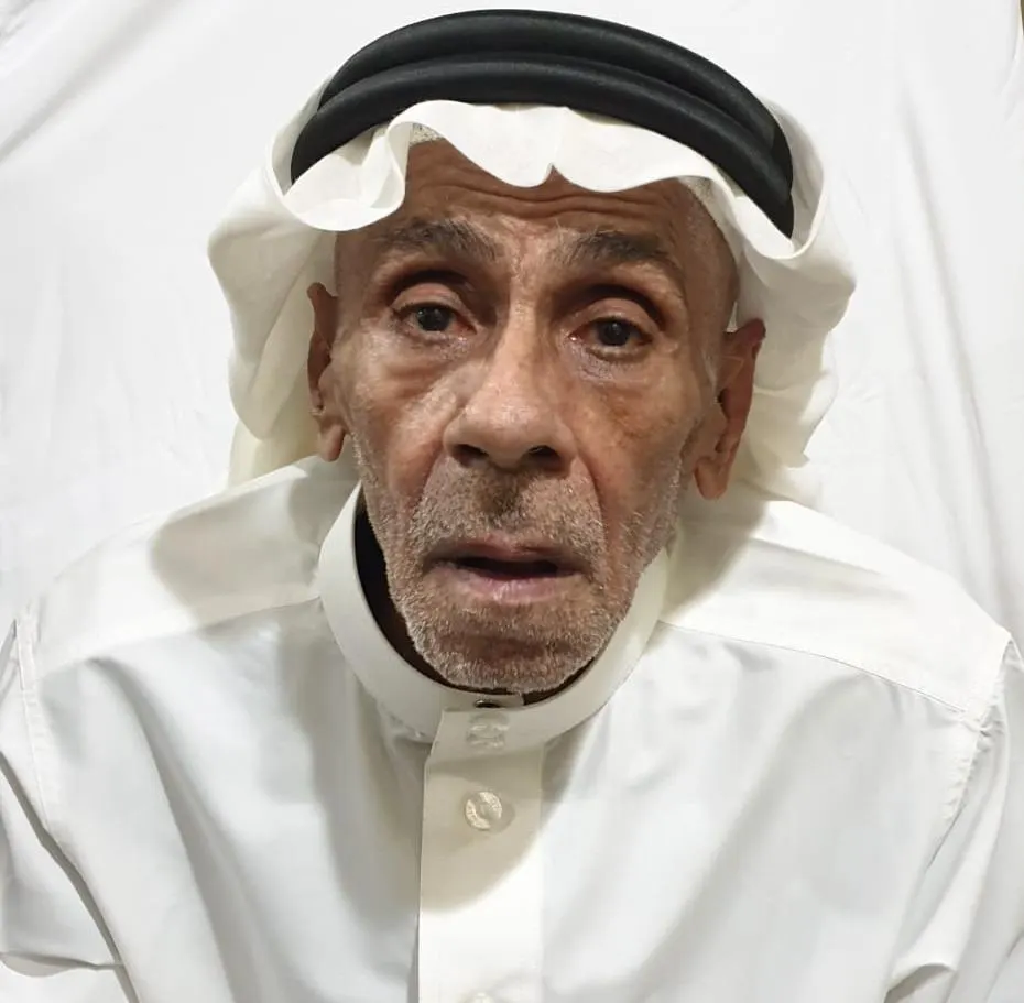 في العوامية.. الموت يغيب آل حريز أشهر صانع دونات.. جاء بوصفته من الحجاز وأورث سر الـ60 عامًا لأبنائه