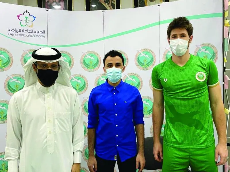 سلام العوامية يدعم صفوف طائرته بـ برازيلي وكولومبي