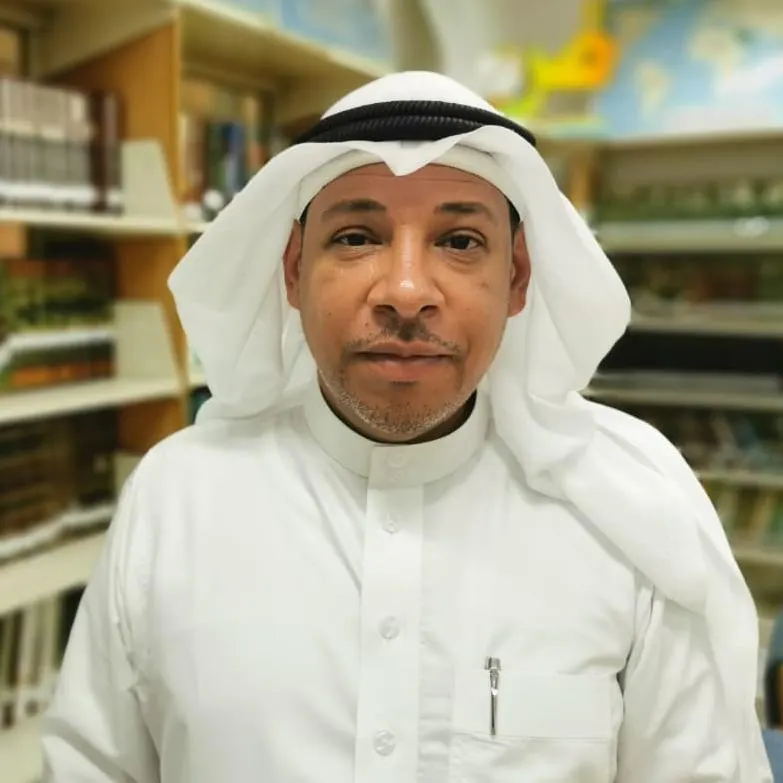 من سنابس.. تعليم القطيف يكرم المبارك