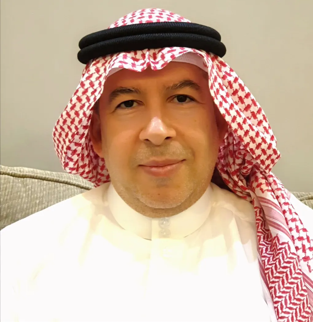 من القطيف.. تقديرًا لجهوده في وحدة الاختبارات والقبول.. تعليم القطيف يُكرّم «الخميس»
