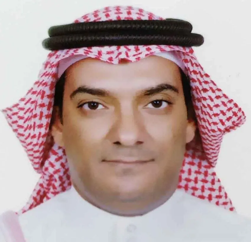 من شويكة القطيف.. نظير عطائه وتميزه.. تعليم القطيف يُكرّم محمد آل ناجي