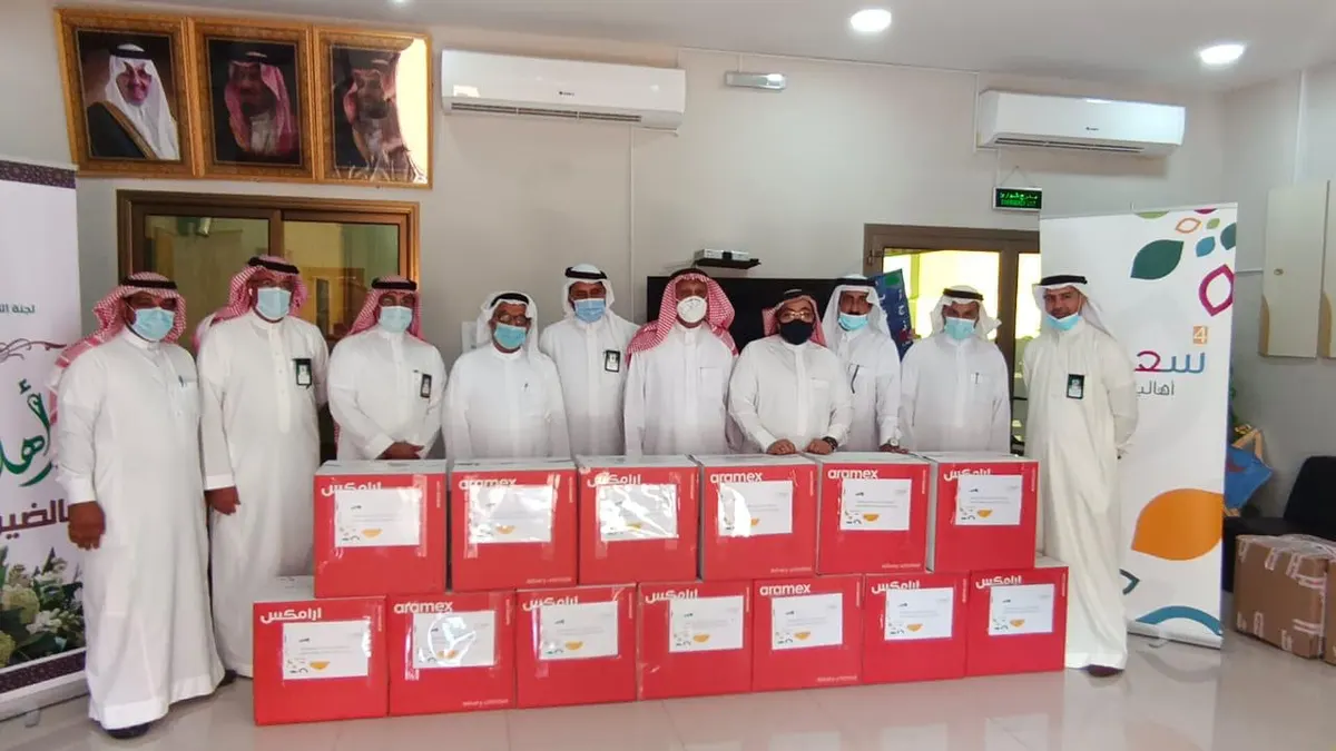 دعمًا لدراستهم عن بعد.. «الأهلي» يقدم 18 حاسبًا آليًا لـ طلبة البحاري