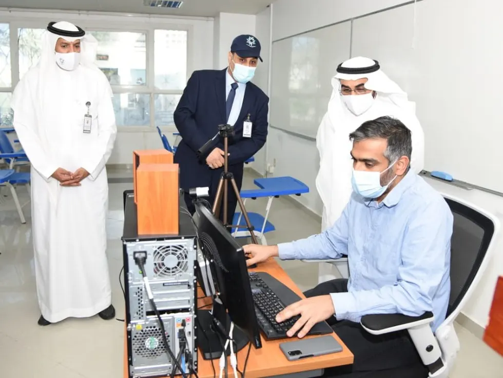 محافظ التدريب «التقني والمهني» يقف على احتياجات كلية القطيف