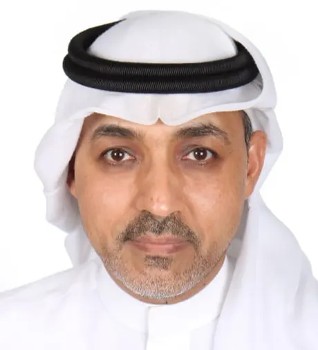 من صفوى: ميثم الصفواني برع في الإنجليزية بعد الماجستير.. ومشروع طفلته قاده لتأليف كتاب في أفعالها
