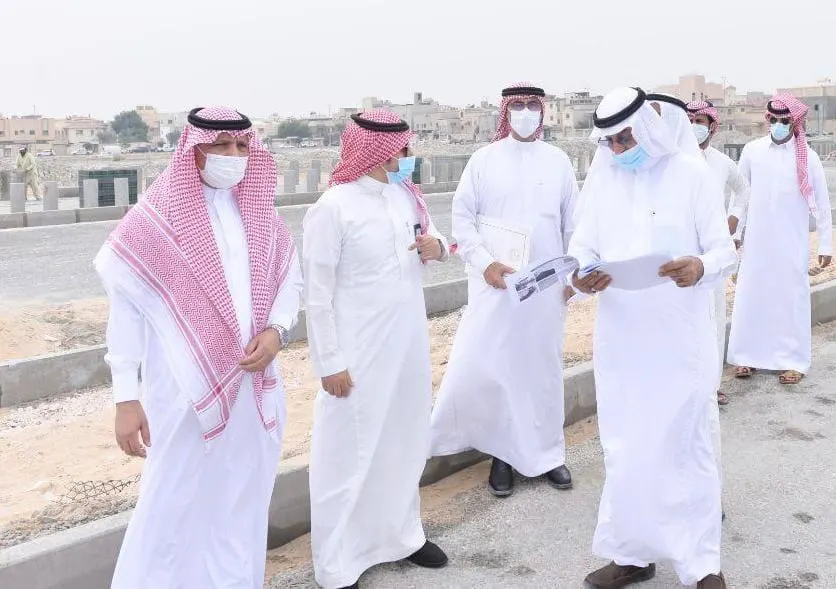 في جولة ميدانية.. الخالدي يزور مشاريع بلدية القطيف التنموية.. ويوصي بإزالة مسببات تأخرها وتعثرها