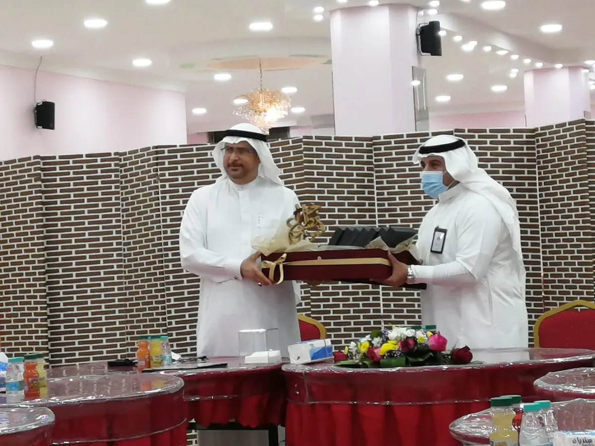 نظير جهودها في منصة التطوع.. مركز التنمية الاجتماعية بالقطيف يكرم خيرية العوامية