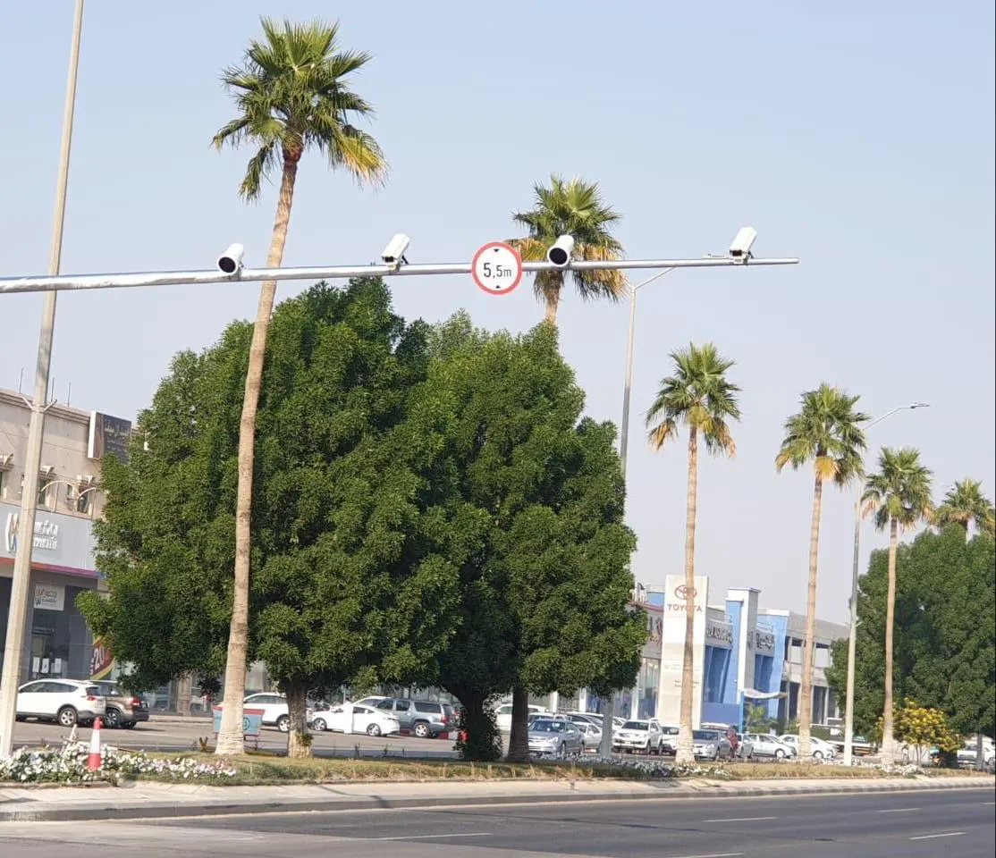 ساهر يواصل حضوره في القطيف.. بعد التقاطعات.. رصد السرعة والحزام والجوال في طريق القدس