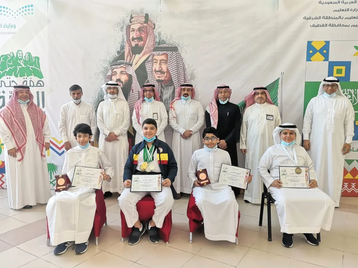 في القطيف.. 6 منجزين على منصة تكريم مدير التعليم