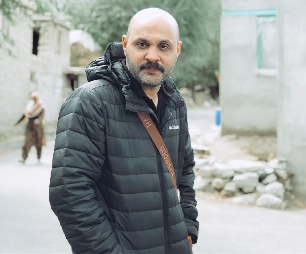 من تاروت.. عبد الإله آل مطر مارس التصوير قبل 15 عامًا.. وسافر قرغيزستان والصين وفيتنام ليؤطر وجوهها بكاميرته