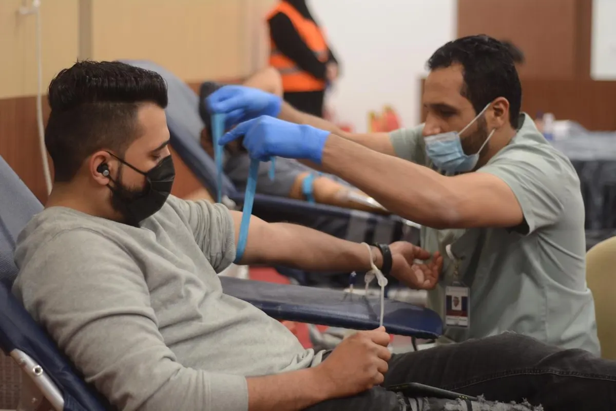 في القطيف.. 26 متبرعًا يدشنون أول أيام «قطرة حياة».. شاهد الصور