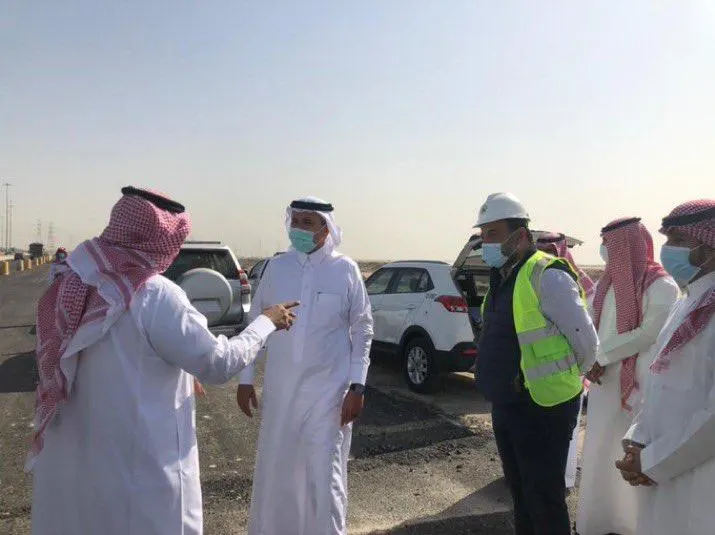 وزير النقل يزور المنطقة.. ويتفقد طريق تقاطع صفوى المطار