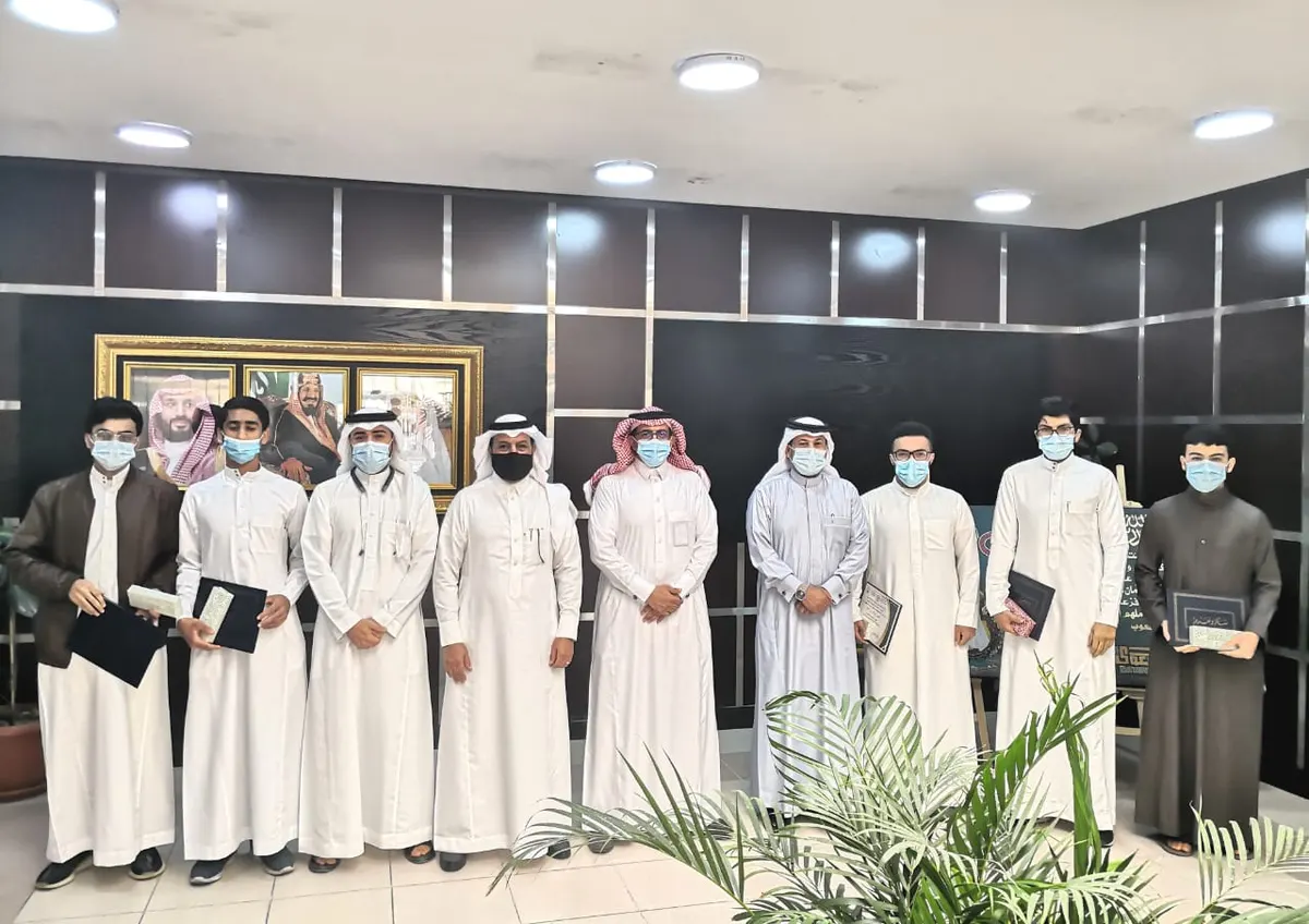 بالأسماء.. تعليم القطيف يكرم متميزي «ثانوية الجش»