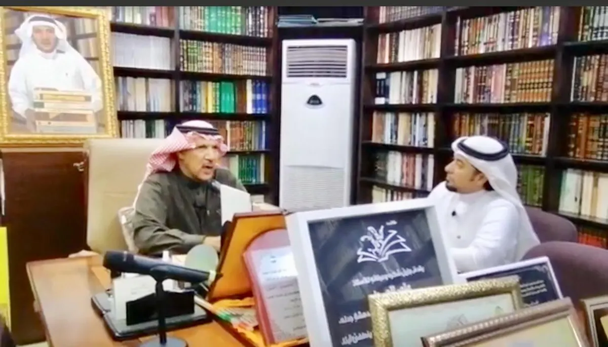 في أم الحمام.. ببلوماني حفظ المعلقات في الـ16.. وأرشيفه تجاوز 60 عامًا