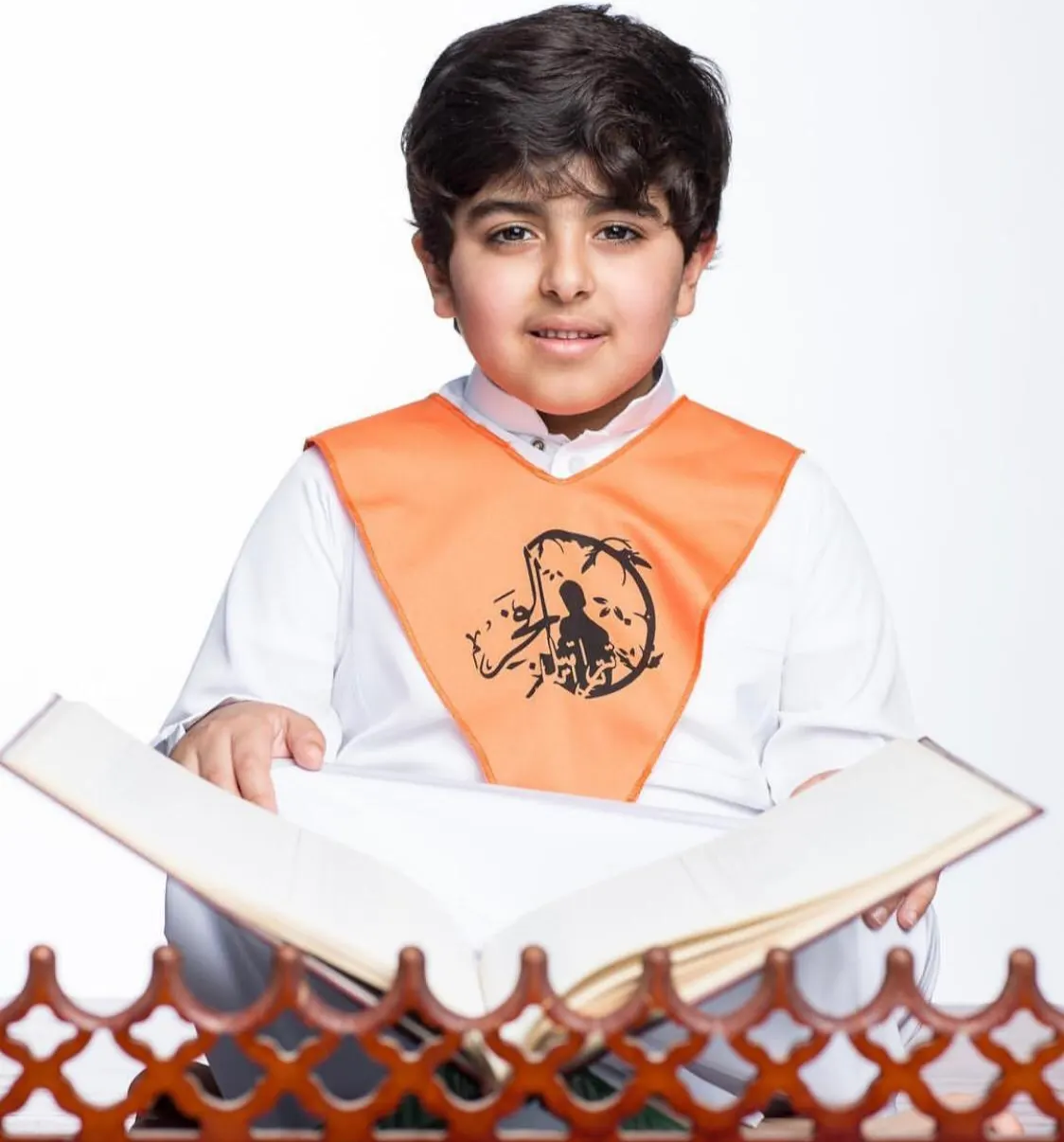 في صفوى.. السيد علي السادة طفل يحفظ 5 أجزاء.. ختمت الغربة لسانه بـ«الإنجليزية» وكتاب الله استبدلها بـ«الفصحى»