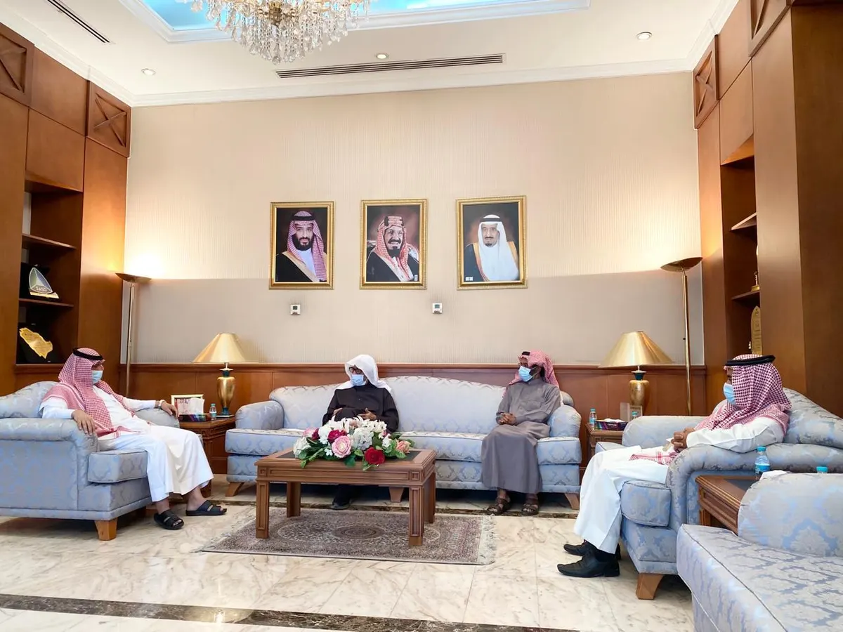 محافظ القطيف يستقبل صحيفة «صُبرة»