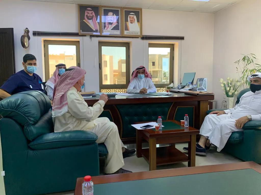في لقائهم برئيس بلدية تاروت.. أهالي الربيعية يضعون احتياجات البلدة على طاولة النقاش
