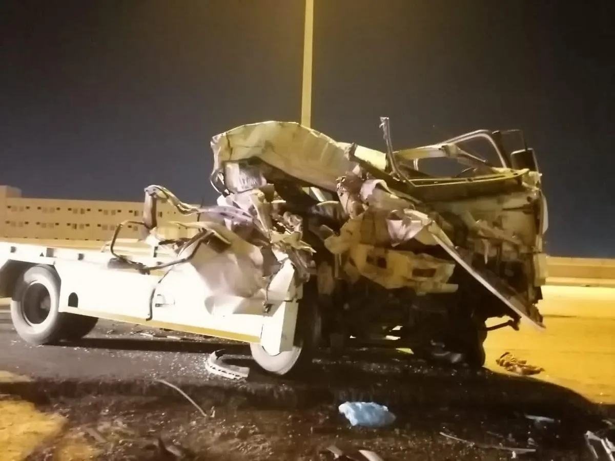 في القطيف.. حادث مروّع ينهي حياة سائق «سطحة» على الطريق السريع