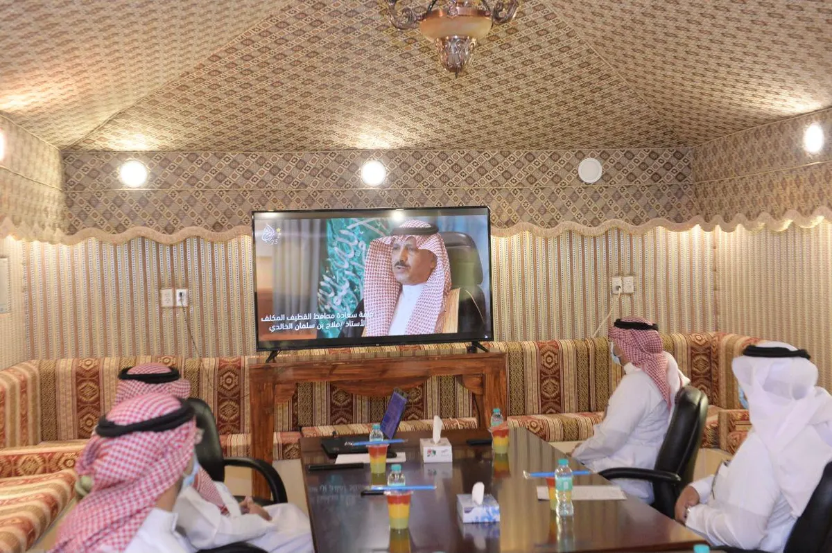محافظ القطيف المكلف يُكرم 1193 متفوقًا ومتفوقة في حفل افتراضي تحت شعار «ربوع العلم»