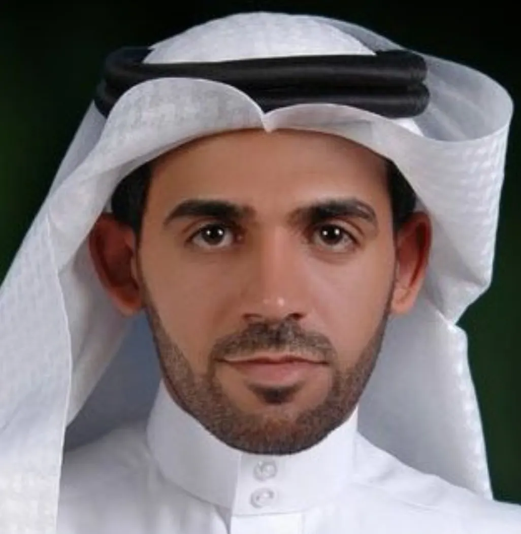 في القطيف.. المعلم آل عمير يصمم مجلسًا افتراضيًا لأولياء الأمور