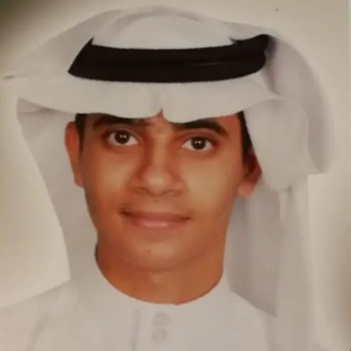في الخويلدية.. نظير تفوقه.. الطالب محمد آل شيف على منصة التكريم