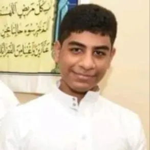 في الخويلدية.. نظير تفوقه.. الطالب محمد السادة على منصة التكريم