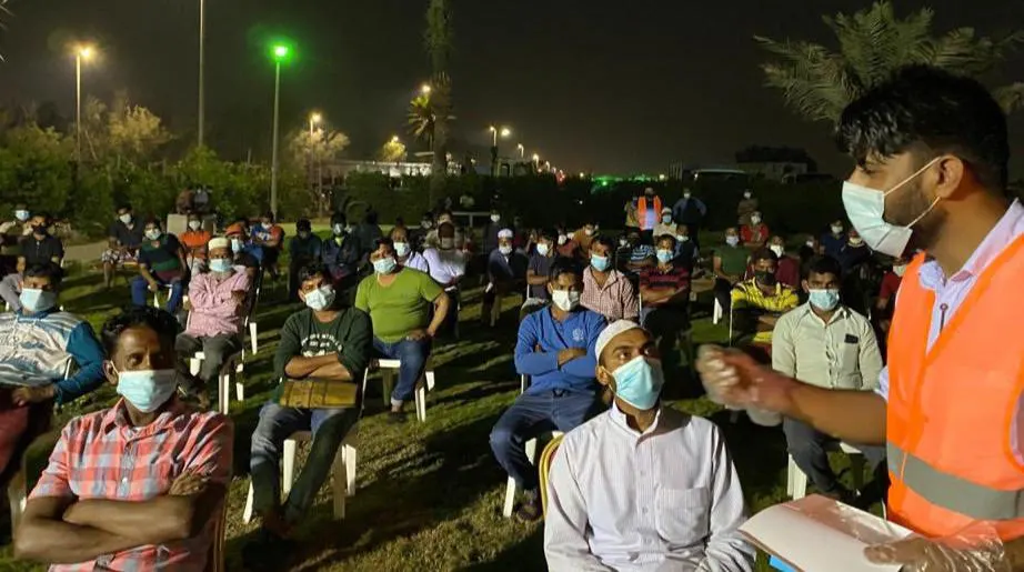 بـ 5 لغات.. مقيمو القطيف يتعرفون على طرق الوقاية من كورونا