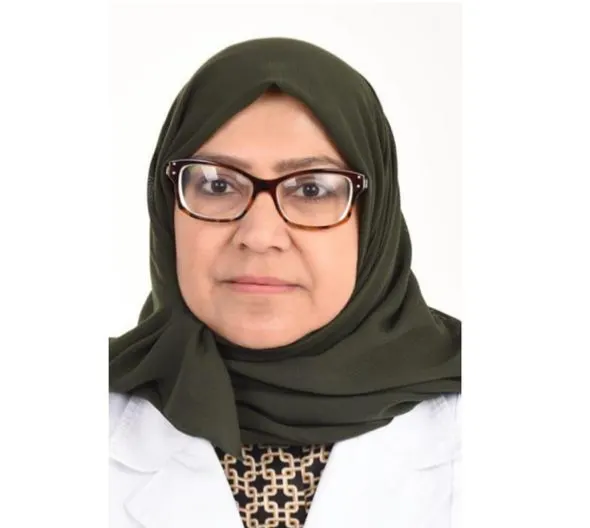 «مركز الامتياز» بالقطيف يضم خبرة 30 عامًا لطاقمه.. د. عطية الحوري استشارية أمراض الباطنية والروماتيزم