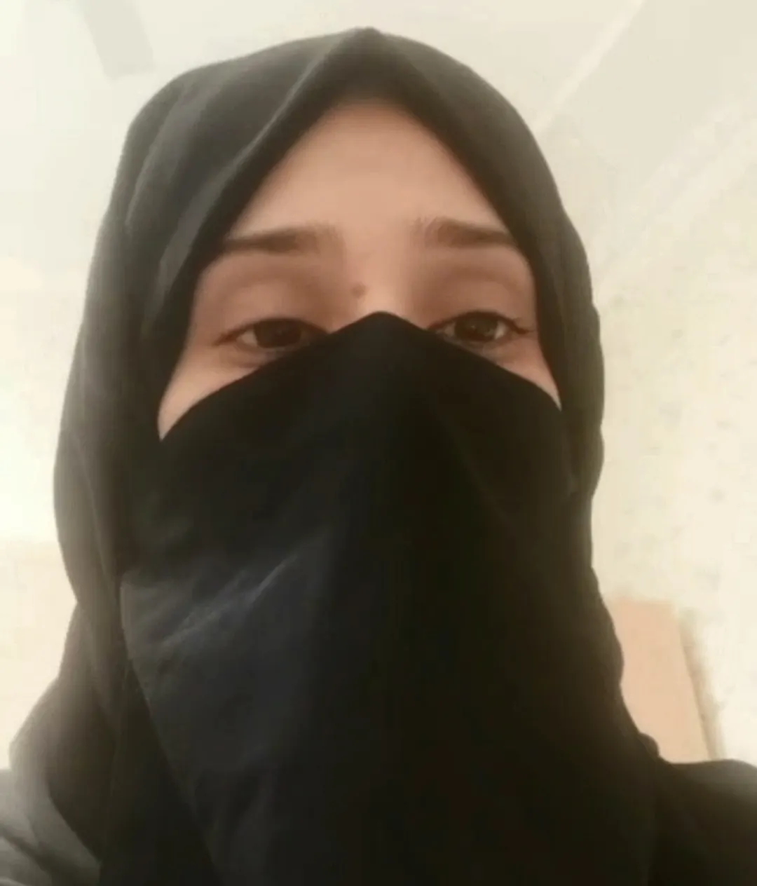ابنة مملكتين.. آيات آل سهوان ولدت لأم بحرينية وأب سعودي.. وهجران والدها حرمها الجنسية
