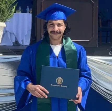 من العوامية.. مع مرتبة الشرف.. جامعة تينسي تمنح «عباس آل الشلب» بكالوريوس الرعاية القلبية التنفسية