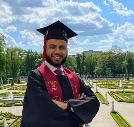 من العوامية.. «أحمد الزاهر» يحصد البكالوريوس في الطب البشري