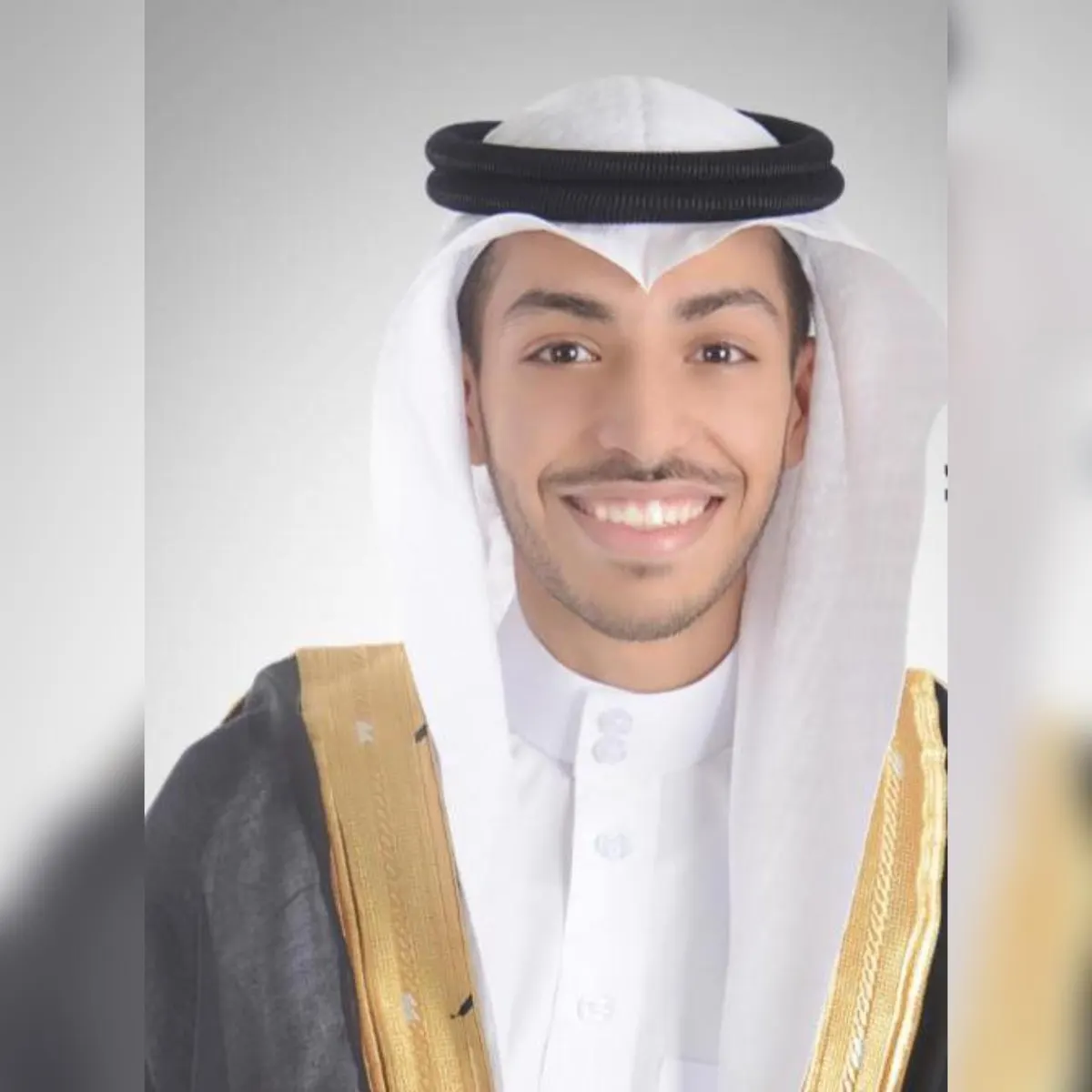 من الجارودية.. جامعة الإمام عبدالرحمن بن فيصل تمنح «عبدالكريم آل سعيد» بكالوريوس التمريض
