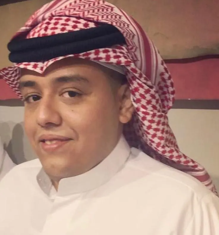 من القديح.. جامعة الإمام عبدالرحمن بن فيصل تمنح «عبدالعزيز الفلة» بكالوريوس تعليم صفوف أولية