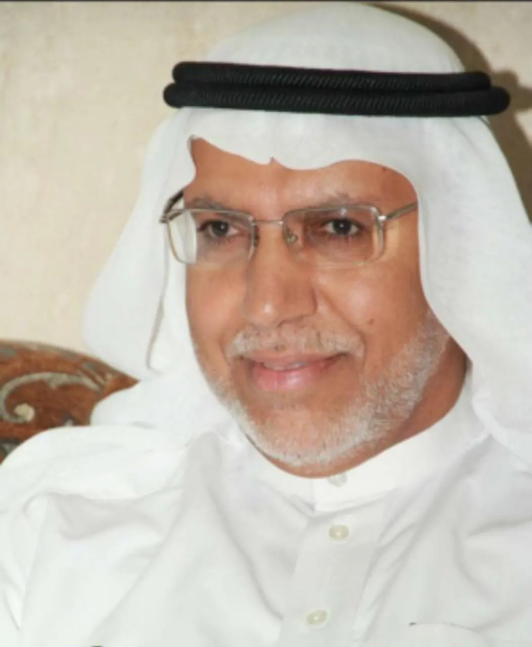 عباس الشماسي رجل العطاء والمواقف