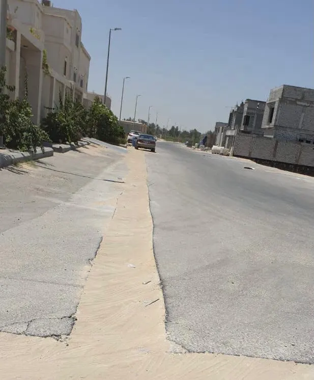 سكان «رمال الجش» يتساءلون عن سبب اختفاء مقاول.. ترك خلفه حفريات بلا سفلتة وأنابيب على الطرقات