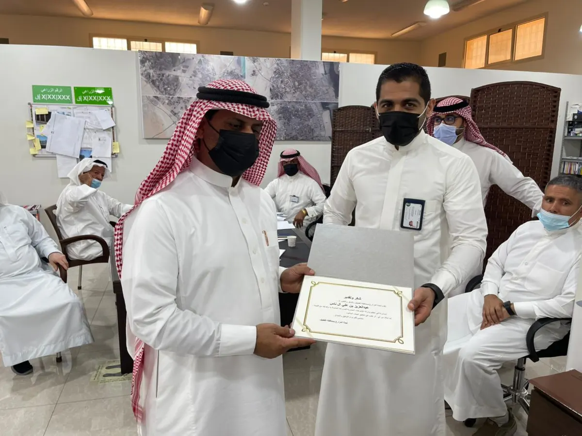 استحقوا التكريم بامتياز.. فكافأتهم لجنة المزارع بالقطيف.. تعرّف على الأسماء