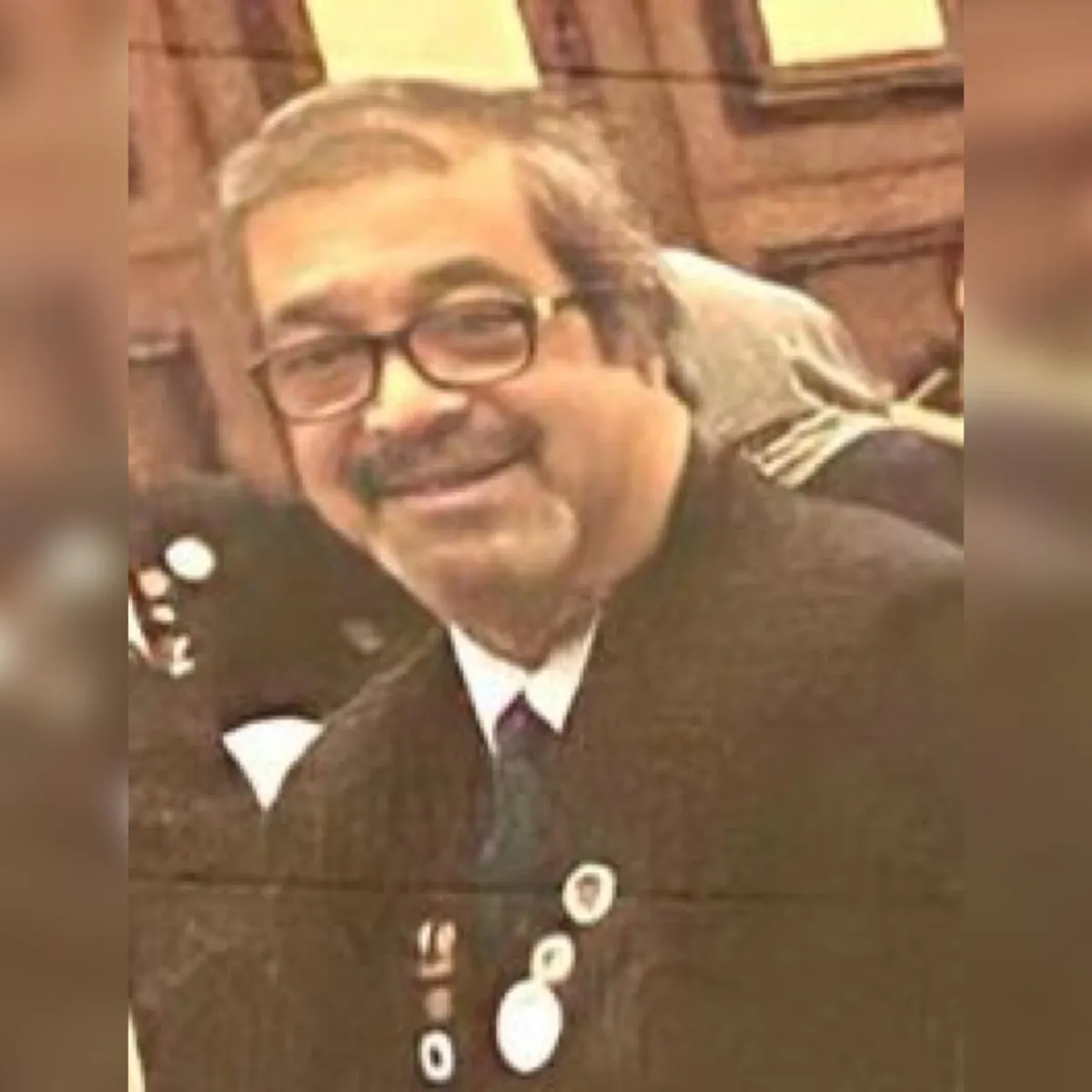 من العوامية.. الرائد الكشفي «عبد الرزاق الشيخ» ينال الشارة الخشبية