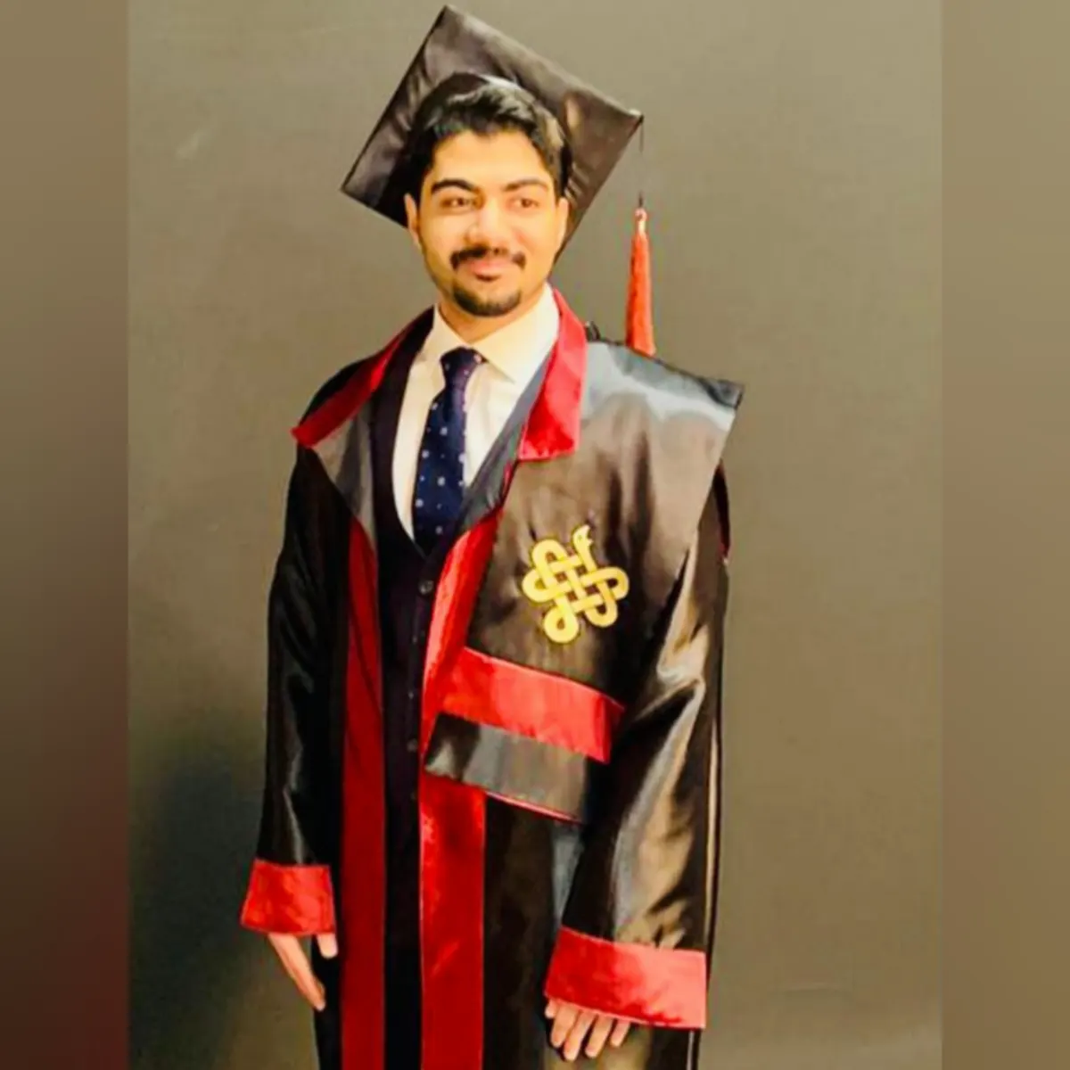 من القطيف.. «منتظر الخضر» يحصد البكالوريوس في الطب والجراحة
