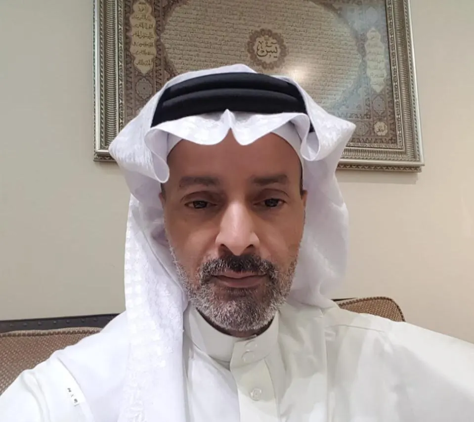 من سيهات.. المسكين يُصهر الكلم في بيته اليتيم ويُعيده إلى أحضان القصيدة من فضاء تويتر