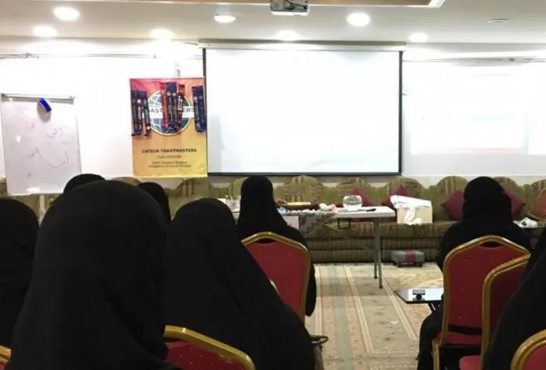في التوبي.. «بن درويش» و«آل ربيع» تتفردان بالمُعدة والتقييم وسط ثماني مشاركات مرتجلة