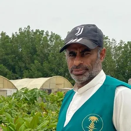 من الجش.. لمساهمته في إنجاح مبادرة إنتاج عسل المانجروف.. «البيئة والمياه والزراعة» تكرم منصور المغاسلة