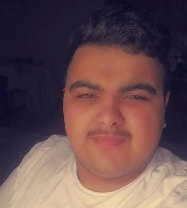 من القطيف.. نظير جهوده في إنجاح حملة القطيف لـ التبرع بالدم.. كميل آل جاسم على منصة التكريم
