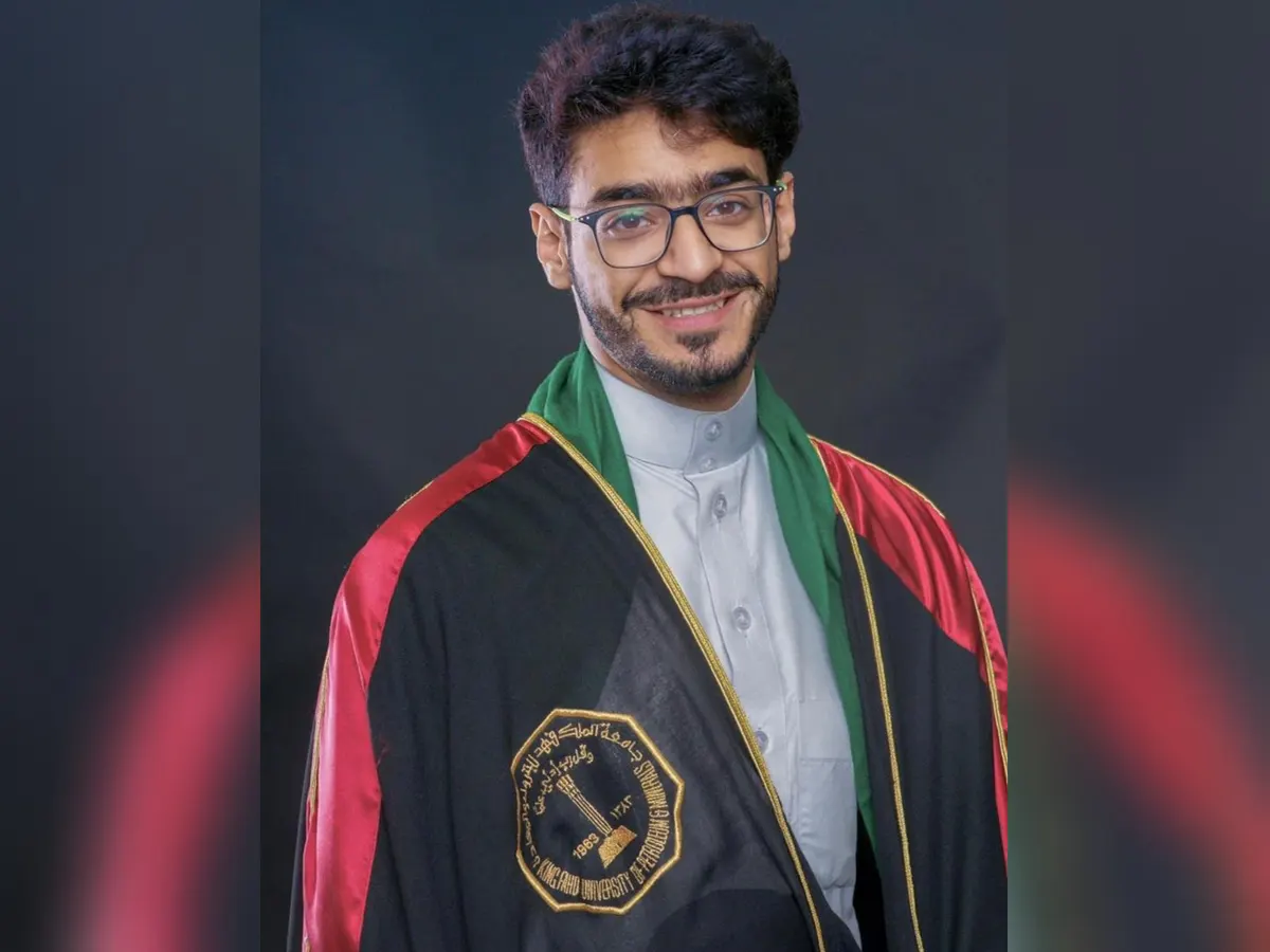 من سيهات.. جامعة الملك فهد للبترول والمعادن تمنح «السيد حسن السادة» ماجستير الجيولوجيا