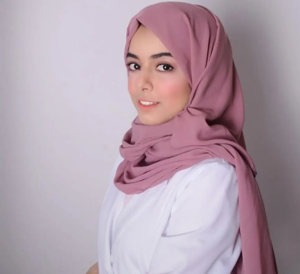 من العوامية.. كلية العناية الطبية بالرياض تمنح «أمل آل نمر» بكالوريوس العلاج التنفسي
