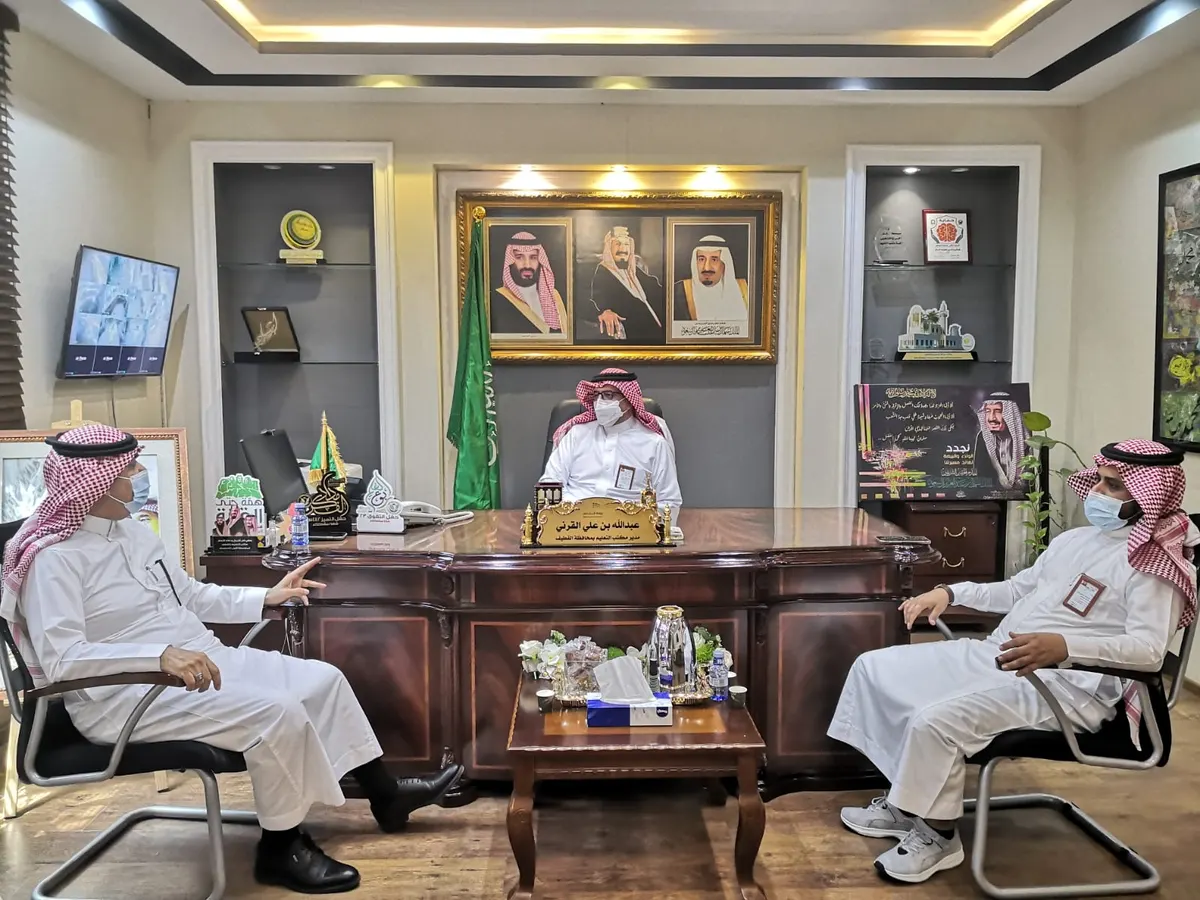 بكفاءات وطاقات متميزة.. مدير تعليم القطيف يناقش آليات تطوير عمل لجنة المناسبات