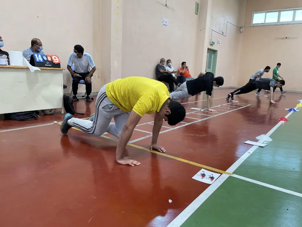 لتجنب الإصابة بكورونا.. تعليم القطيف ينفذ دروسًا تطبيقية ميدانية بالطريقة الفردية والتباعد