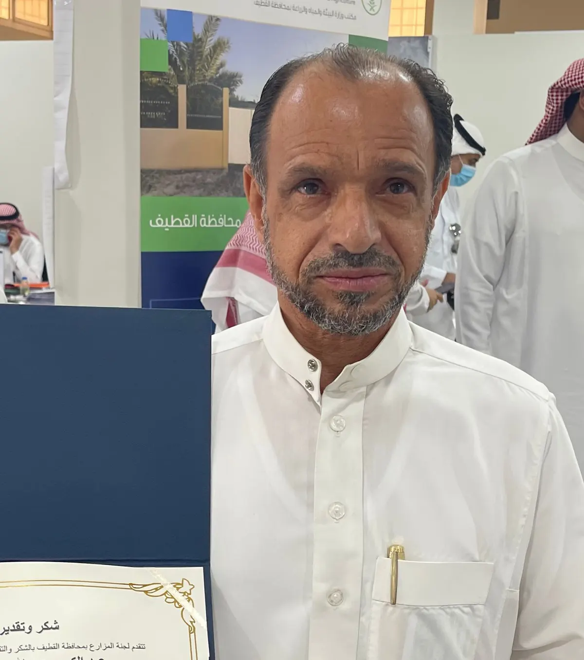 من سيهات.. نظير جهوده الفاعلة.. لجنة مزارع القطيف تكرّم «عبدالكريم السيهاتي»
