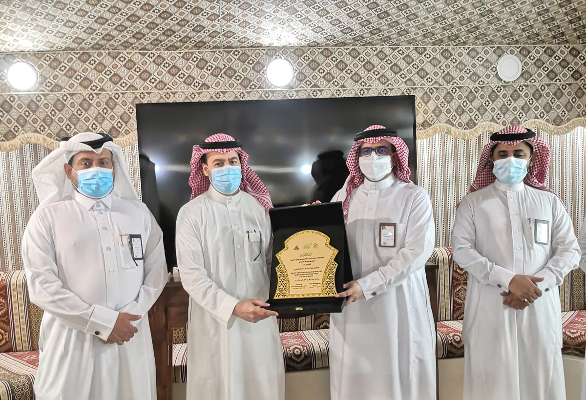 نظير دورهم الفاعل في نجاح مبادرة «مهتمون التعليمية».. مدير تعليم القطيف يكرّم المشاركين والرعاة