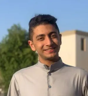 نظير جهوده في مركز اللقاحات.. مستشفى الأمير محمد بن فهد يكرّم «عمار النخلاوي»