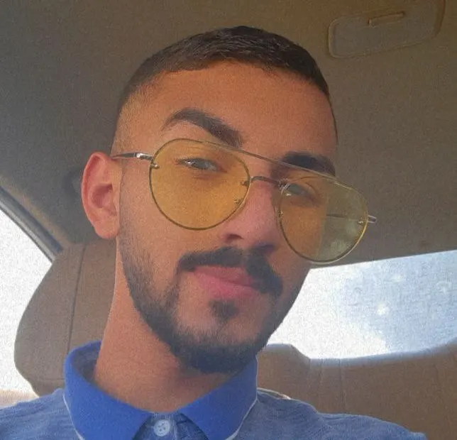 نظير جهوده في مركز اللقاحات.. مستشفى الأمير محمد بن فهد يكرّم «حسين سالم الجمري»